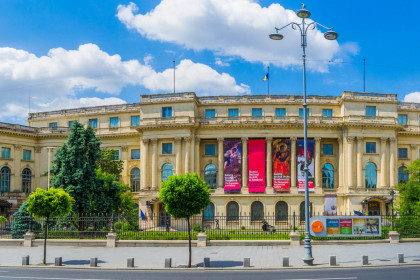 Der ehemalige Königliche Palast von Bukarest aus dem 19. Jahrhundert beherbergt heute das Nationale Kunstmuseum von Rumänien