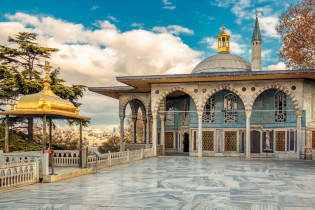 Der Topkapi-Palast in Istanbul war mehrere Jahrhunderte lang Sitz der Sultane, die über das Osmanische Reich herrschten, Türkei