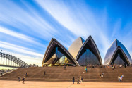 Mit jährlich um die 2.500 Aufführungen ist die Oper von Sydney eines der größten Kulturzentren der Welt, Australien - © Maurizio De Mattei / Shutterstock