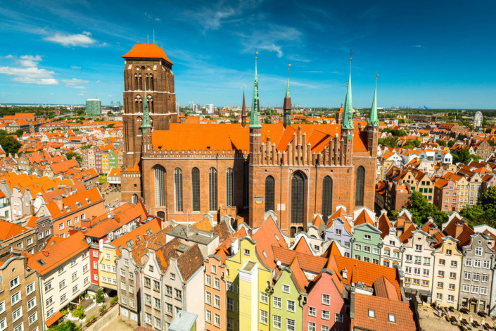 Im Zweiten Weltkrieg wurde die Marienkirche fast völlig zerstört, 1946 begann der Wiederaufbau, 1955 wurde sie feierlich neu eingeweiht, Polen