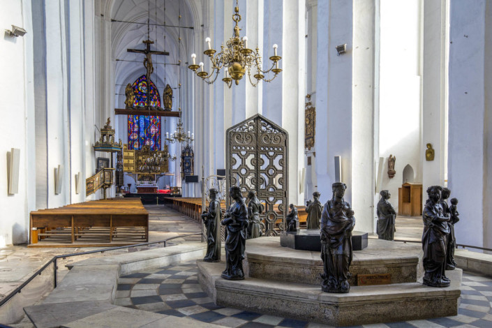 Innenraum der Marienkirche in Danzig, der derzeit größten Backsteinkirche der Welt, Polen