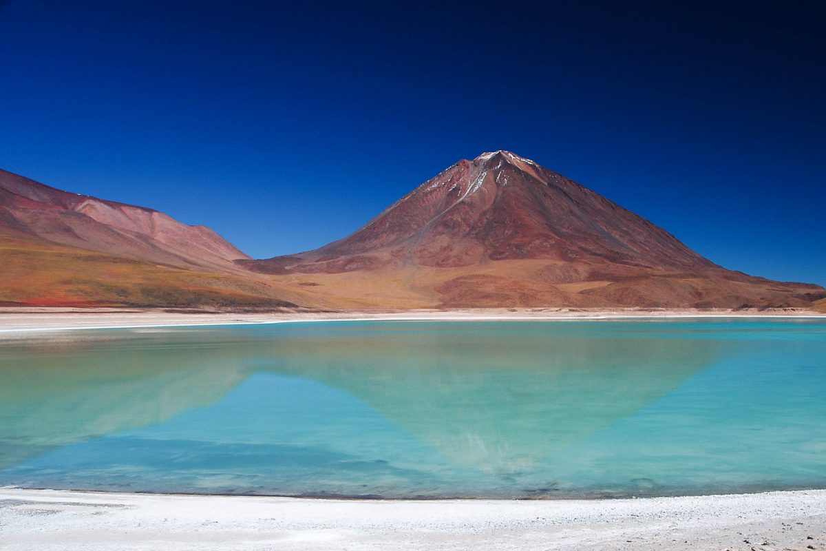Die Laguna Verde mit dem Vulkan Lincancabur, Bolivien - © Marcel Hurni / Fotolia