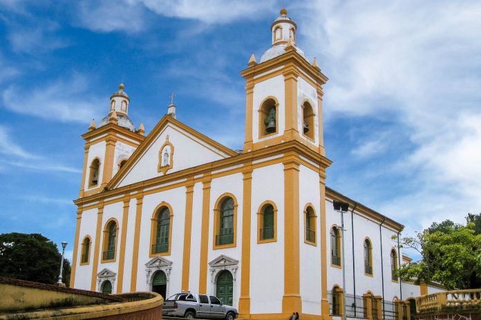 Die Catedral Metropolitana in der brasilianischen Stadt Manaus war die erste Kirche, die in der Stadt errichtet wurde, Brasilien - © bumihills / Shutterstock
