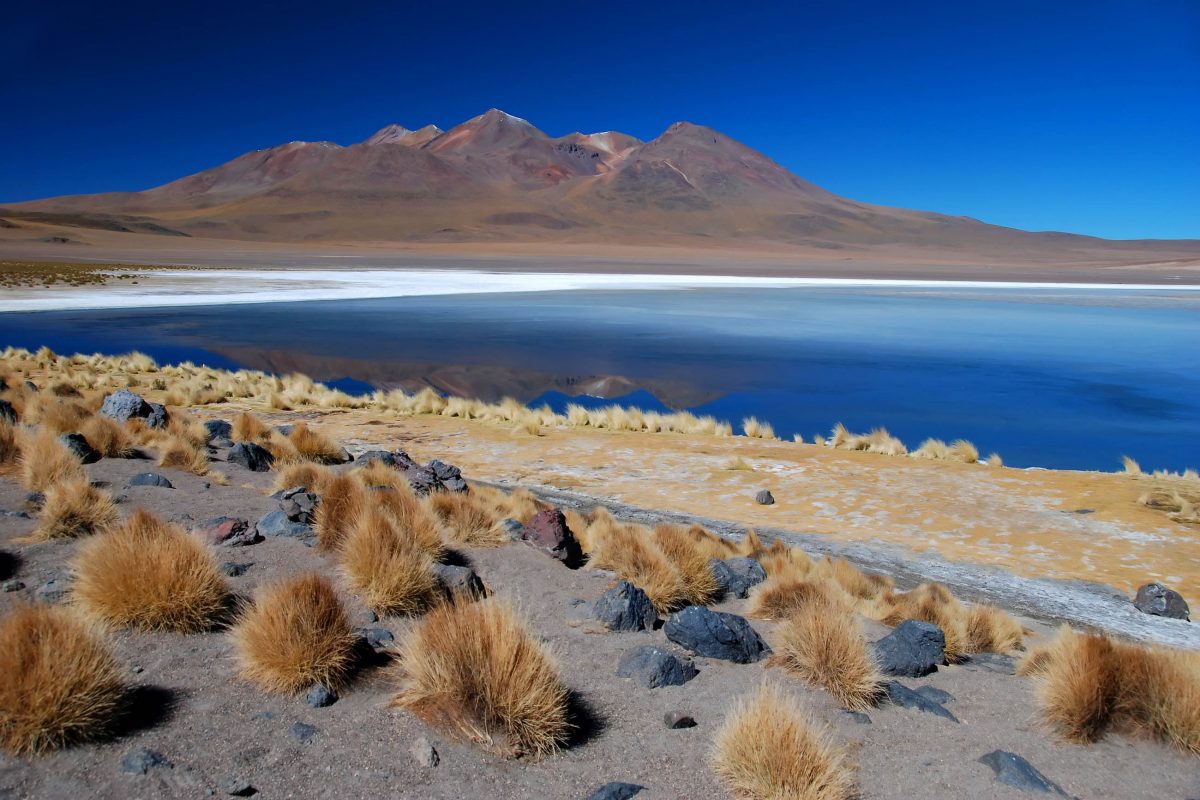Die Atacama Salzwüste mit See, Chile - © eccolo / Fotolia