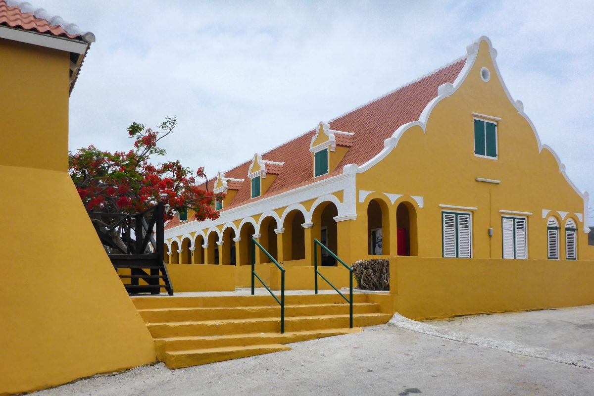1925 wurde das Landhaus Brievengat vom Shell-Konzern erworben, der es 1954 einer Privatstiftung zur Erhaltung historische Denkmäler überließ, Curaçao - © Lila Pharao / franks-travelbox