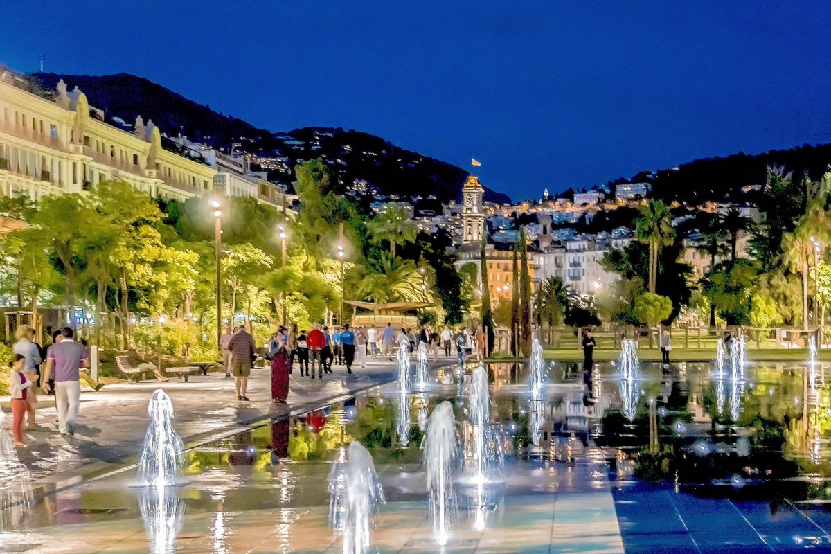 Vieux Nice, das „alte Nizza“, zählt neben der spektakulären Nôtre Dame und der vielfältigen Museenlandschaft zu den wichtigsten Sehenswürdigkeiten von Nizza - © Kiev.Victor / Shutterstock