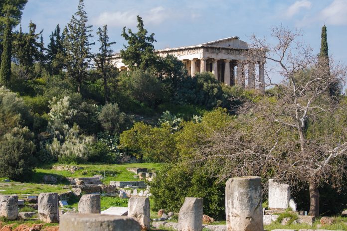 Die Antike Agora war mehrere Jahrhunderte lang das wirtschaftliche und politische Zentrum von Athen, Griechenland - © James Camel / franks-travelbox