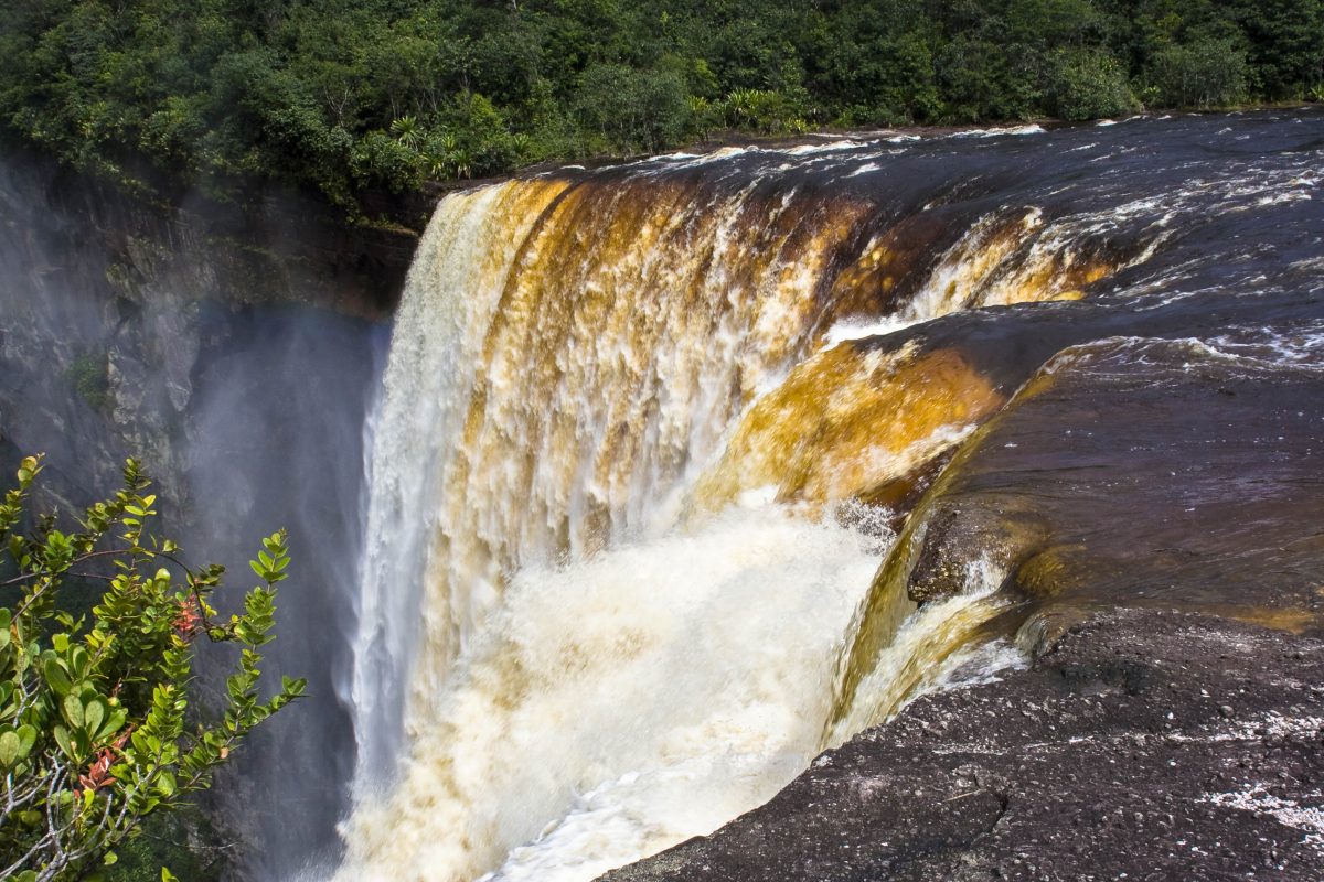 Der Kaieteur Wasserfall In Guyana - © ecoventurestravel / Shutterstock