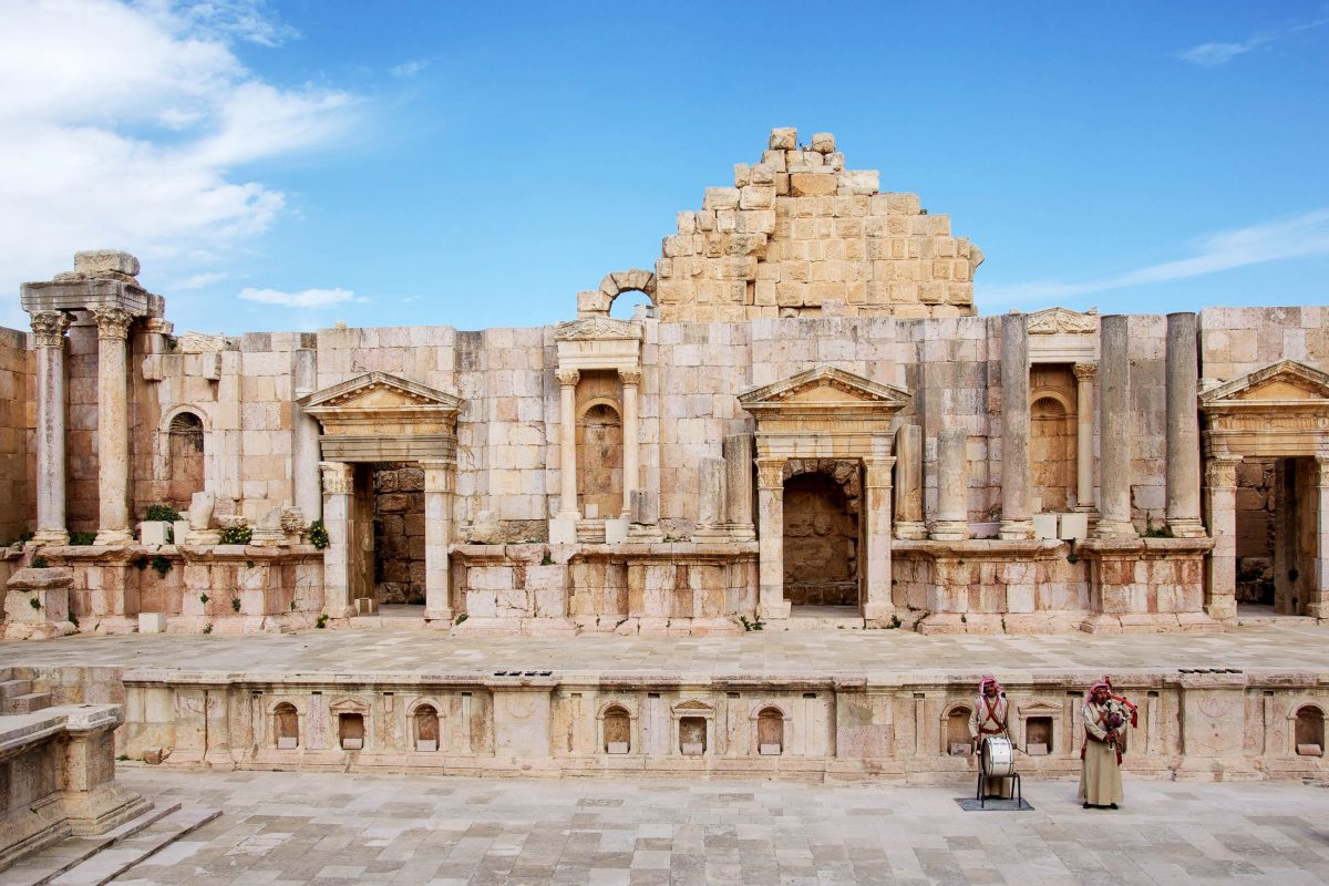 Gérasa (Jerash), au nord de la Jordanie, est l'une des villes provinciales les mieux conservées de l'Empire romain, avec ses bâtiments vieux de près de 2 000 ans - © flog / franks-travelbox