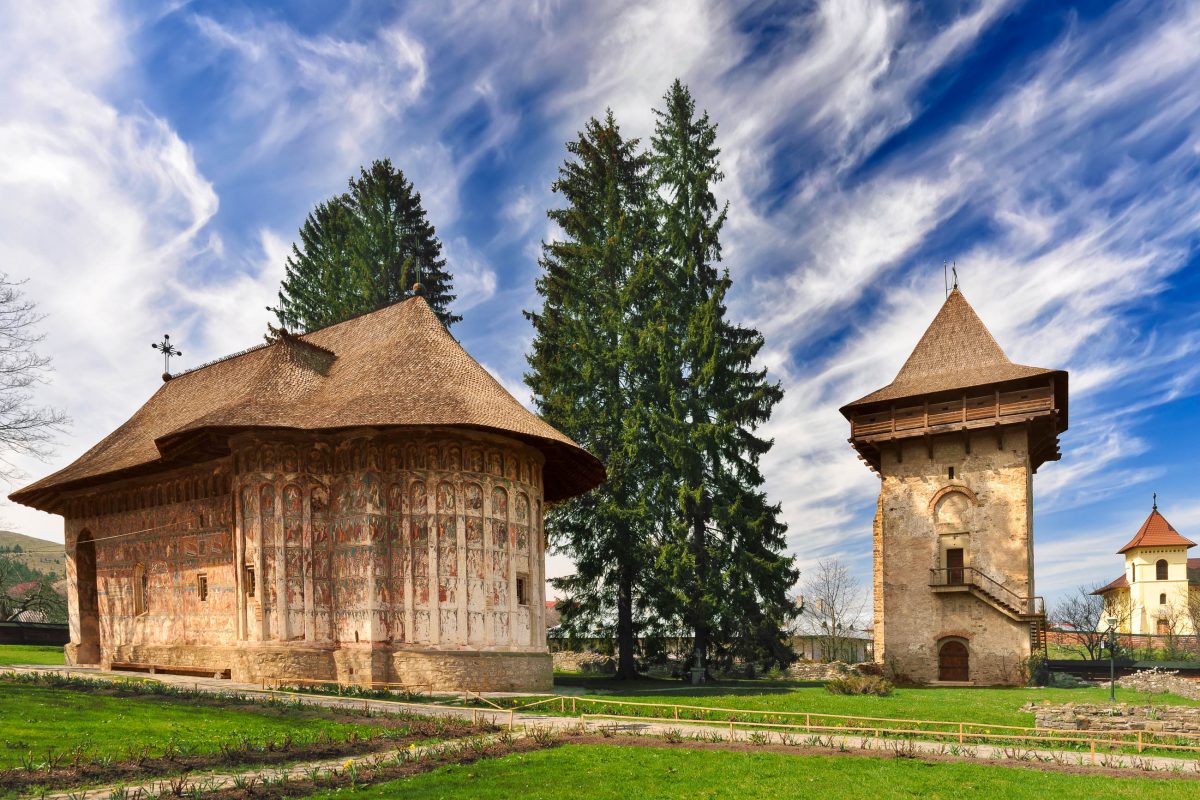 Blick auf das Kloster Humor in Rumänien - © olimpiupop / Fotolia