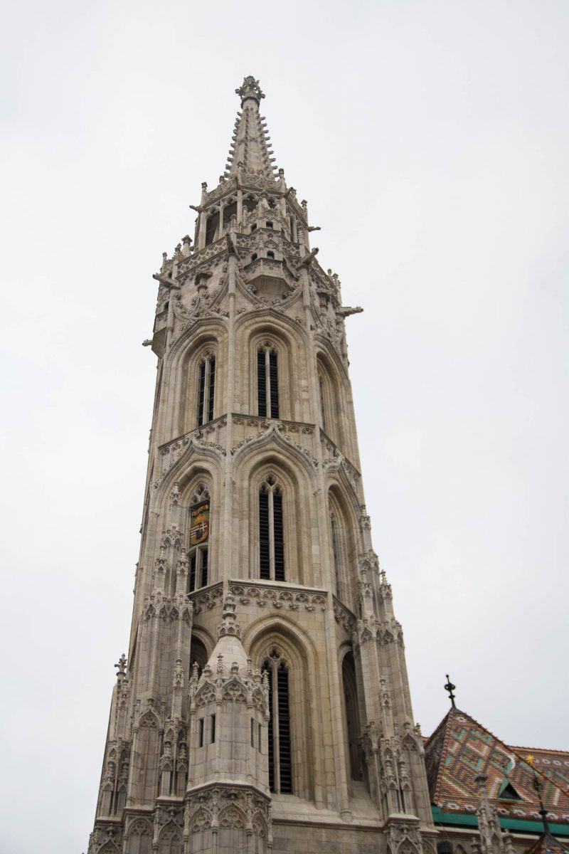 Der 80m hohe gotische Turm der Matthiaskirche wurde im Auftrag von König Matthias Corvinus errichtet, Budapest, Ungarn - © James Camel / franks-travelbox