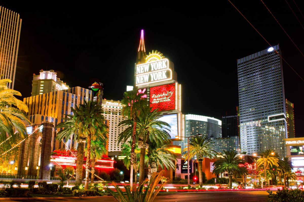 Der Las Vegas Strip bei Nacht, Nevada, USA - © Elnur / Fotolia