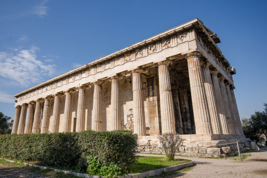 Der Hephaistos-Tempel auf der Antiken Agora in Athen stammt aus dem 5. Jahrhundert vor Christus und ist der besterhaltene Tempel ganz Griechenlands - © James Camel / franks-travelbox