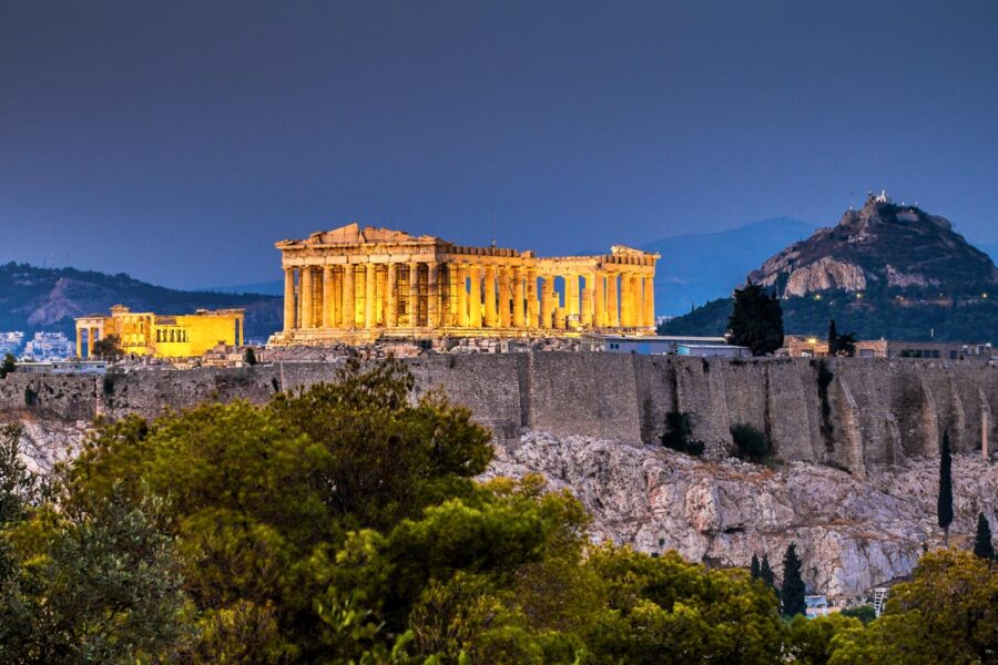 Das Parthenon in Athen während der Abenddämmerung, Griechenland - © Lambros Kazan / Shutterstock