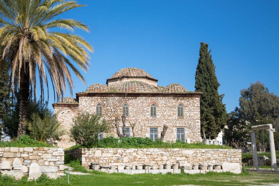 Die Fethije-Moschee aus dem 17. Jahrhundert grenzt heute an das antike Gelände der Römischen Agora in Athen an, Griechenland - © James Camel / franks-travelbox
