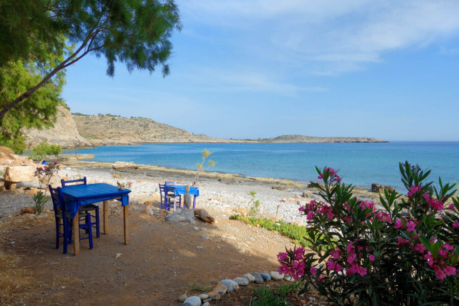 Das kleine Lykos im Süden von Kreta, Griechenland, besticht mit völliger Abgeschiedenheit und einem kristallklaren Meer, dessen Ruhe kaum gestört wird - © FRASHO / franks-travelbox
