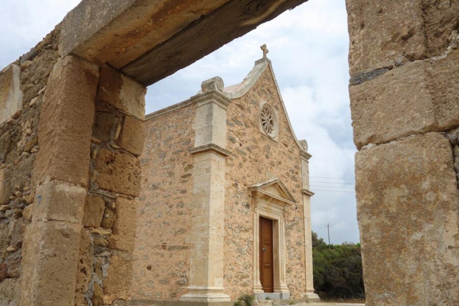 Die jüngsten Fresken im Kloster Toplou auf Kreta, Griechenland, entstanden in den 1990er-Jahren und können nach Absprache mit dem Abt besichtigt werden - © FRASHO / franks-travelbox