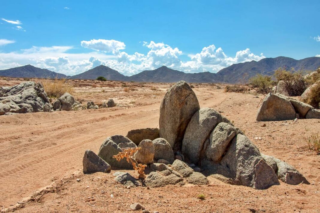 Im Süden des Ai-Ais/Richtersveld Nationalparks schließt die Kulturlandschaft Richtersveld an, in der die Nama, die Ureinwohner Südafrikas, beheimatet sind - © Daleen Loest / Shutterstock