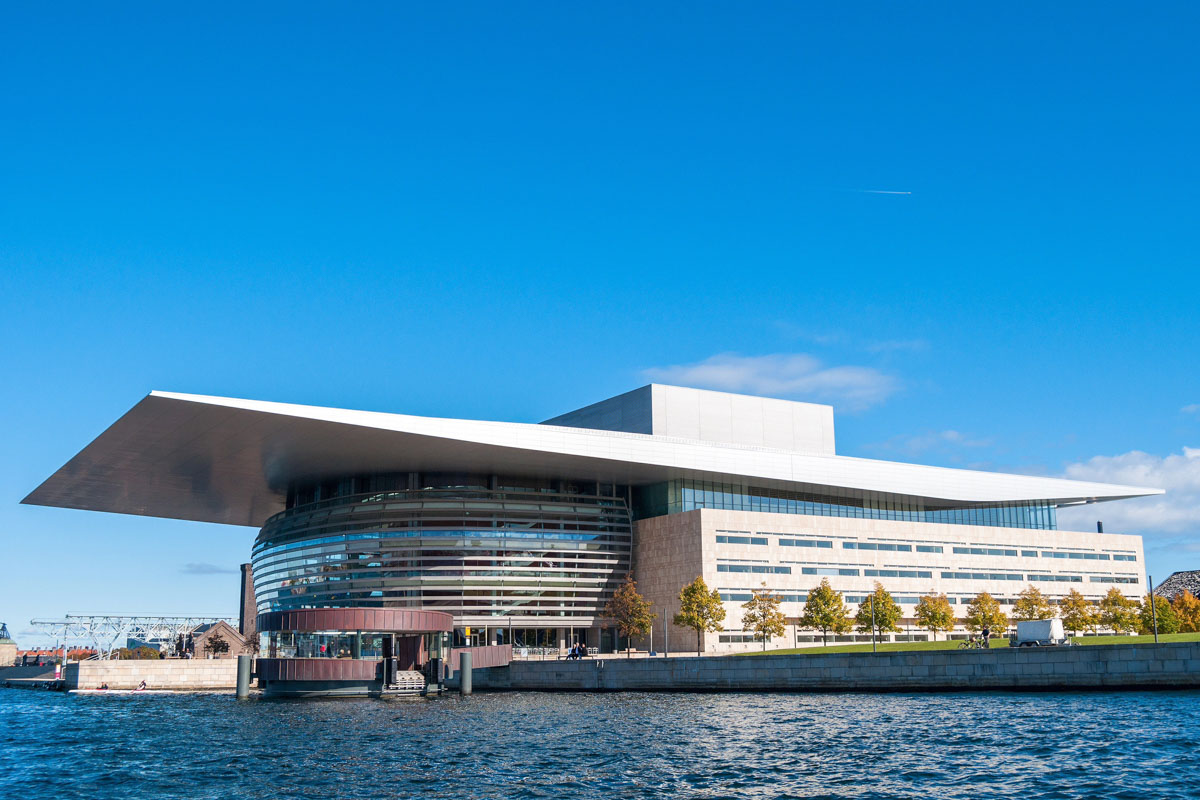 Nach Plänen von Start-Architekt Henning Larsen wurde die Königliche Oper in Kopenhagen von 2001 bis 2005 errichtet, Dänemark