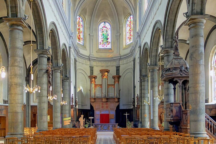 Die heutige Église Saint-Léger von Lens stammt aus den 1920er-Jahren und wurde bereits zum dritten Mal wieder aufgebaut, Frankreich - © Velvet CC BY-SA3.0/Wiki