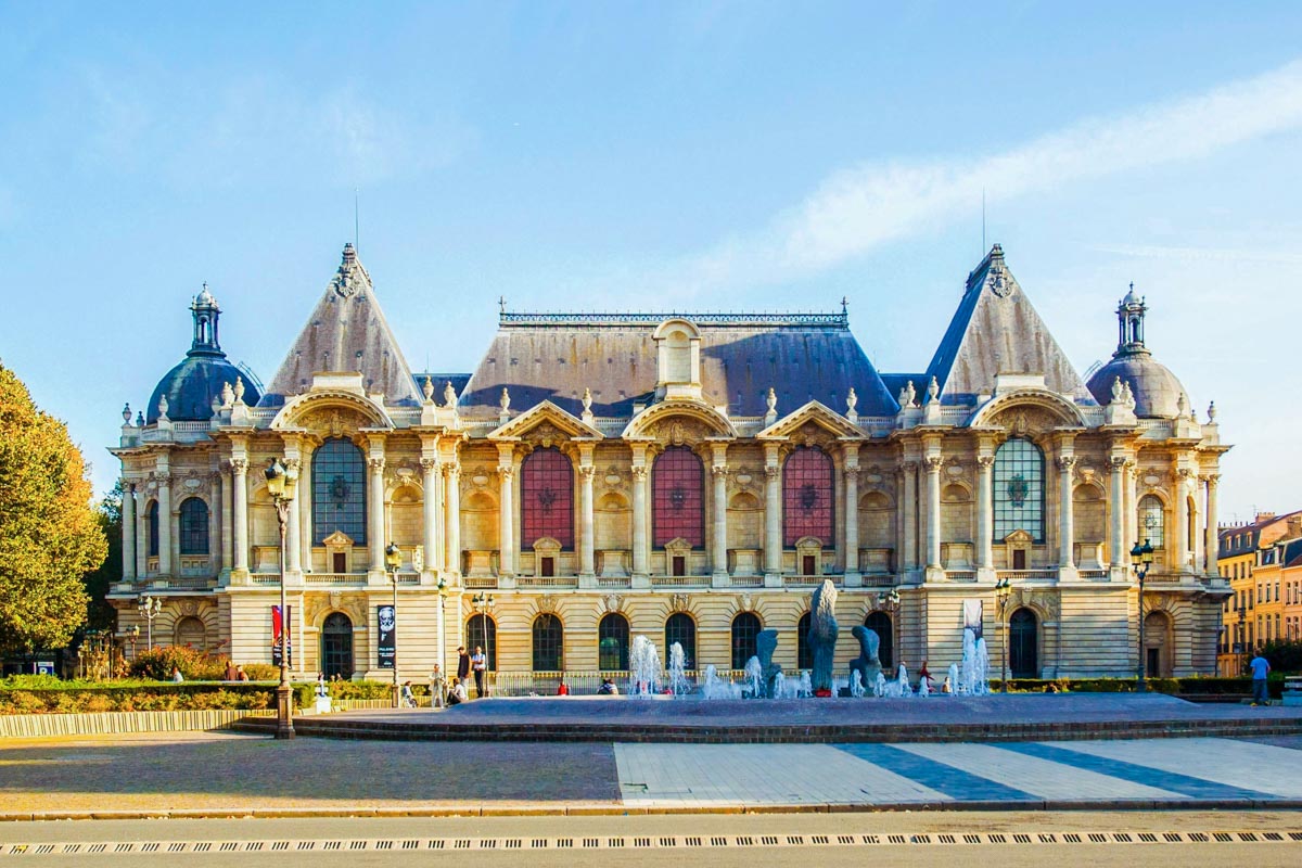 Das Palais des Beaux Arts in Lille ist mit einer Ausstellungsfläche von 22.000m2 nach dem Louvre in Paris das bedeutendste Kunstmuseum Frankreichs
