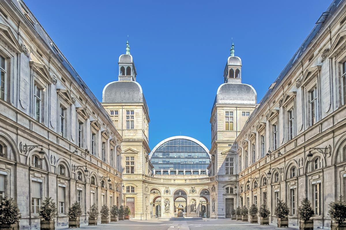 Die stolze Oper von Lyon, Frankreich, thront auf der Halbinsel zwischen Rhône und Saône gleich neben dem Rathaus