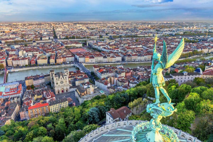 Blick von der Basilika Notre Dame de Fourvière über Lyon, Frankreich - © ventdusud / Shutterstock