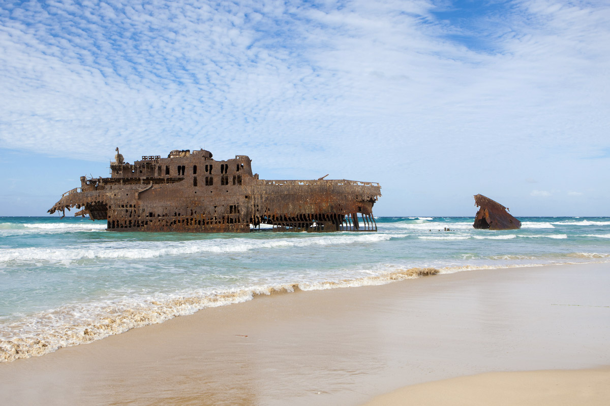 Das berühmte Schiffswrack der Cabo Santa Maria am Praia do Sobrado von Boa Vista, Kap Verde