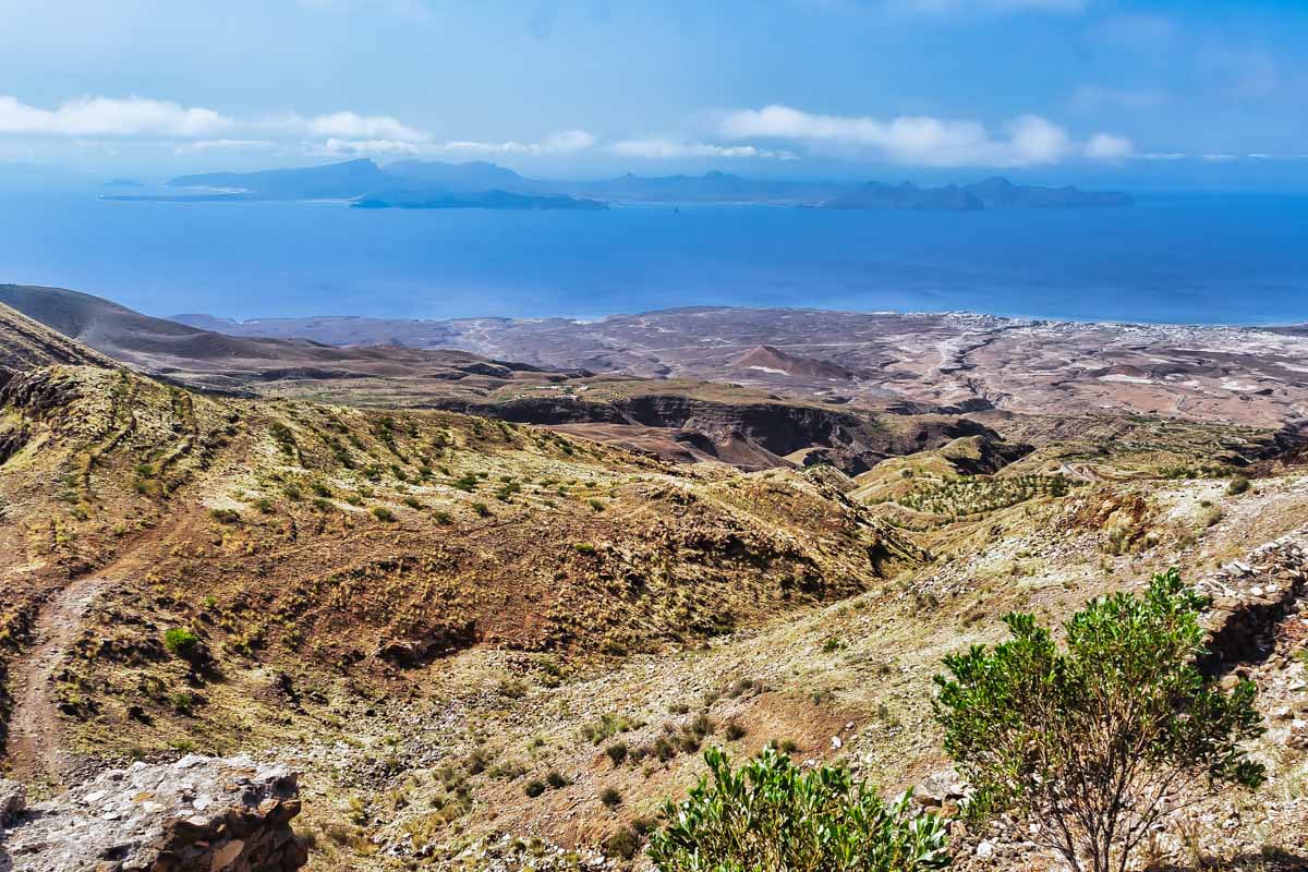 Der Weg von Ribeira Grande nach Porto Novo führt durch zerklüftete Täler, Santo Antao, Kap Verde