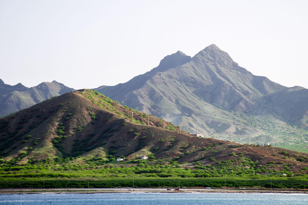 In der scheinbar kargen Landschaft auf São Vicente hat sich das Kulturzentrum der Kap Verden entwickelt