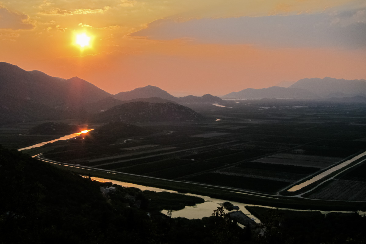 Sonnenuntergangsstimmung im Neretva-Delta etwa 80km nordwestlich von Dubrovnik in Kroatien