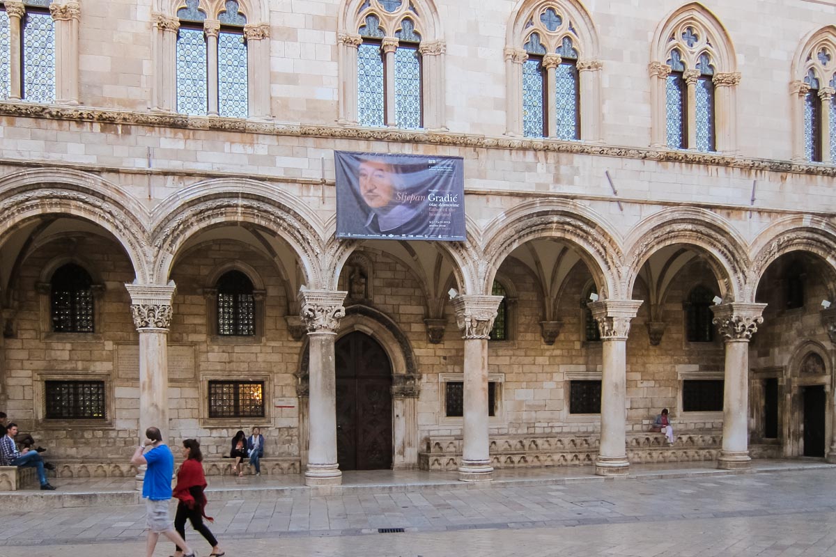Der Rektorenpalast in Dubrovnik fungierte einst als Regierungssitz und beherbergt heute das kulturhistorische Museum, Kroatien