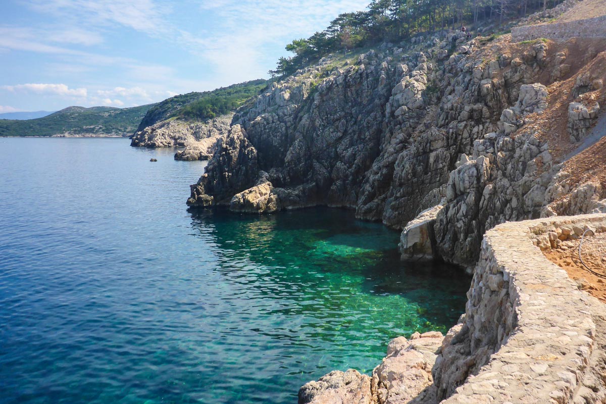 Das wunderbar saubere und kristallklare Wasser rund um Vrbnik auf der Insel Krk begeistert auch Taucher und Schnorchler, Kroatien