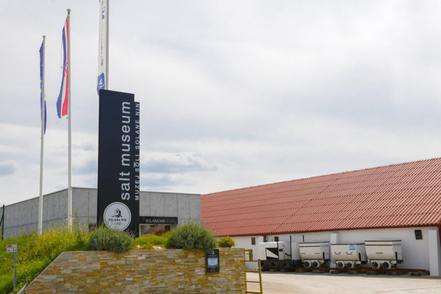 Im Salzmuseum von Nin, Kroatien, kann die Gewinnung des weißen Goldes aus nächster Nähe erlebt werden - © James Camel / franks-travelbox