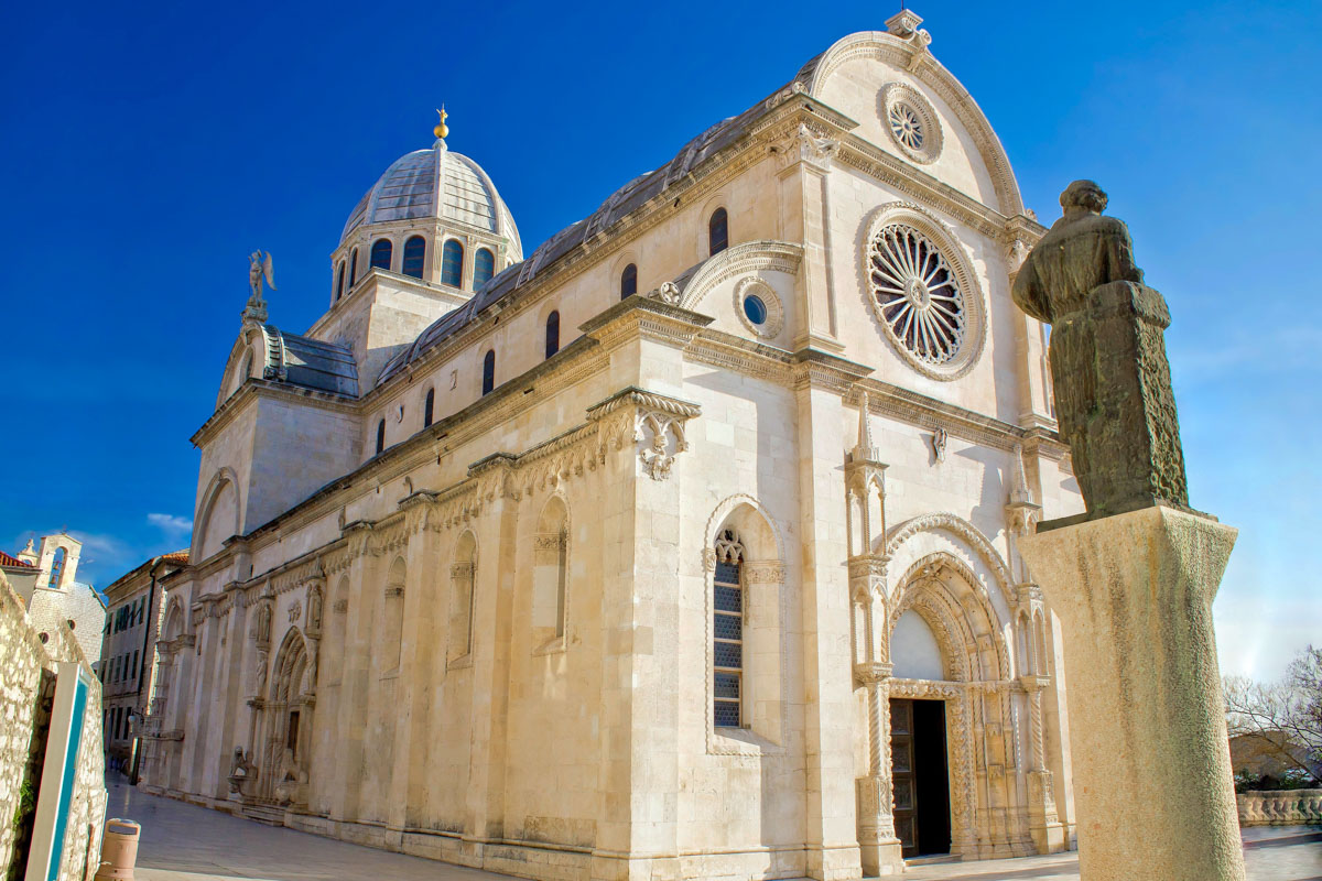 Die Kathedrale von Šibenik gilt als eines der bedeutendsten Bauwerke in Dalmatien und zählt zum UNESCO Weltkulturerbe, Kroatien