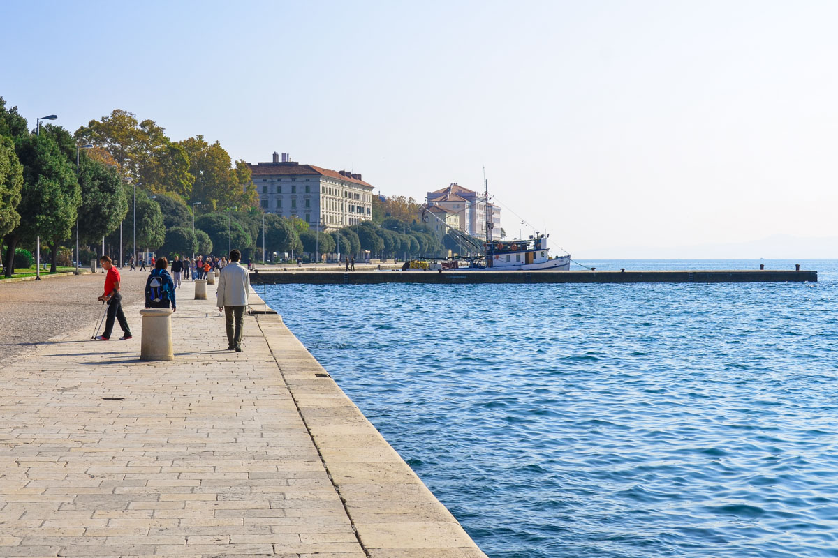An der Promenade von Zadar, Kroatien