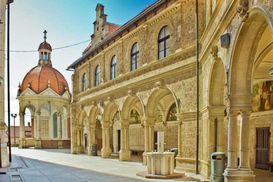 Die Basilika Marija Bistrica im Zagorje, Kroatien, wird jedes Jahr von rund 800.000 Pilgern besucht - © xbrchx / Shutterstock