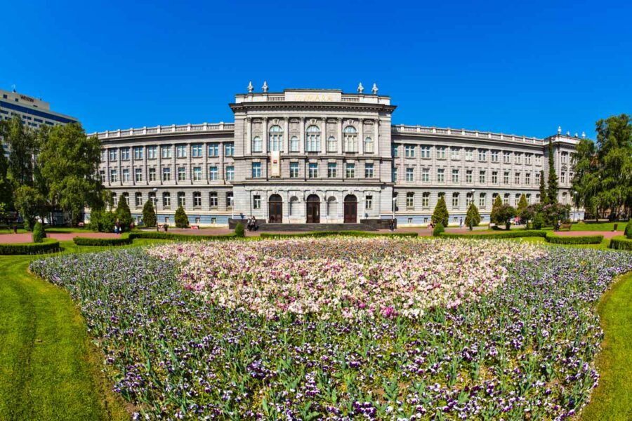 Das Mimara-Museum in Zagreb, Kroatien, ist ein einem prächtigen Neo-Renaissance-Gebäude untergebracht und wurde 1987 eröffnet - © OPIS Zagreb / Shutterstock