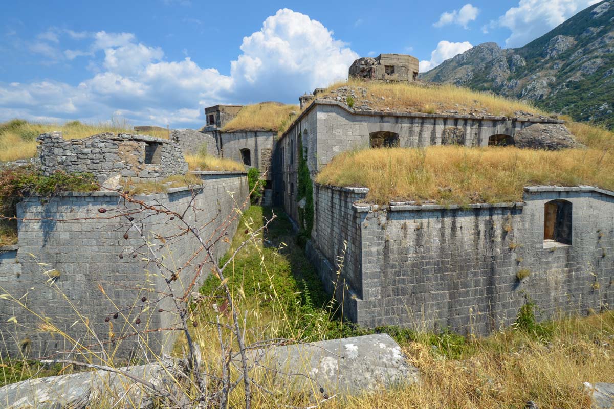 Der symmetrische Grundriss der Festung Gorazda ist für eine Bergfestung eher unüblich, verleiht dem Bollwerk jedoch eine gewisse Anmut, Montenegro