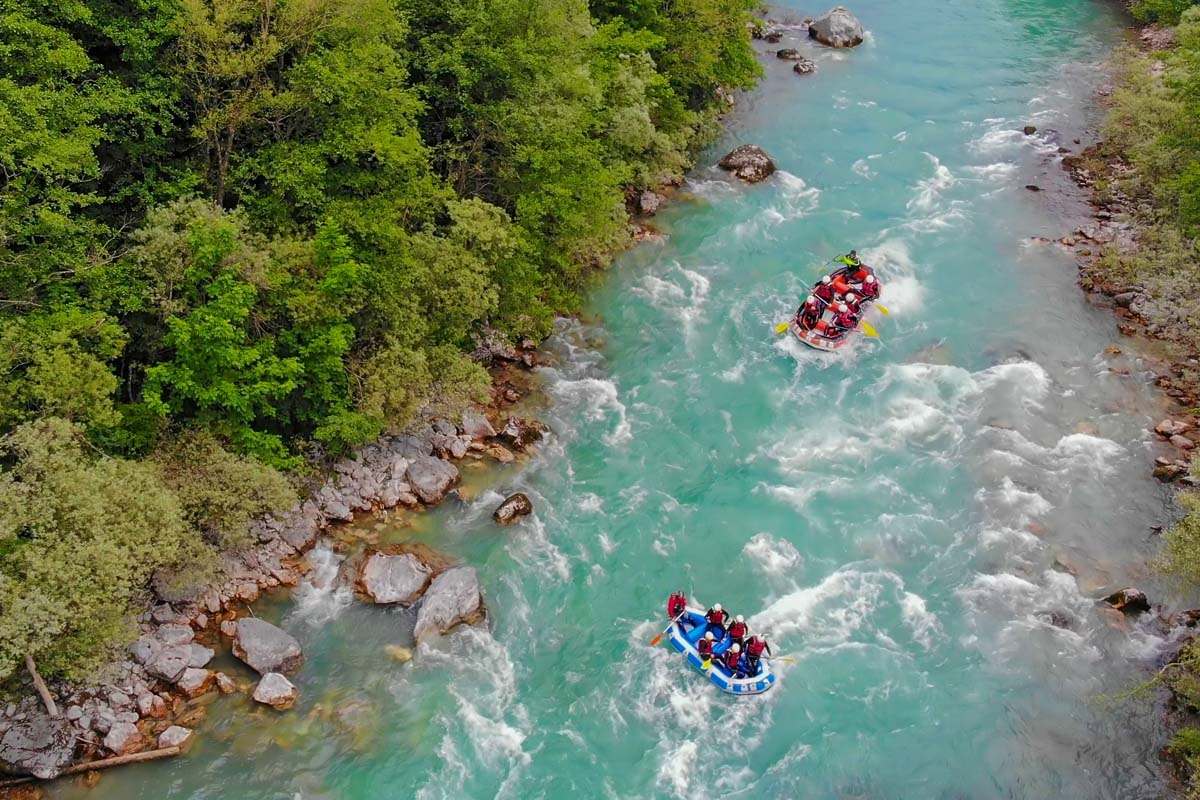 Mehrtätige Rafting-Touren führen in die entlegenen Regionen der Tara-Schlucht und bieten unvergessliche Momente, Montenegro