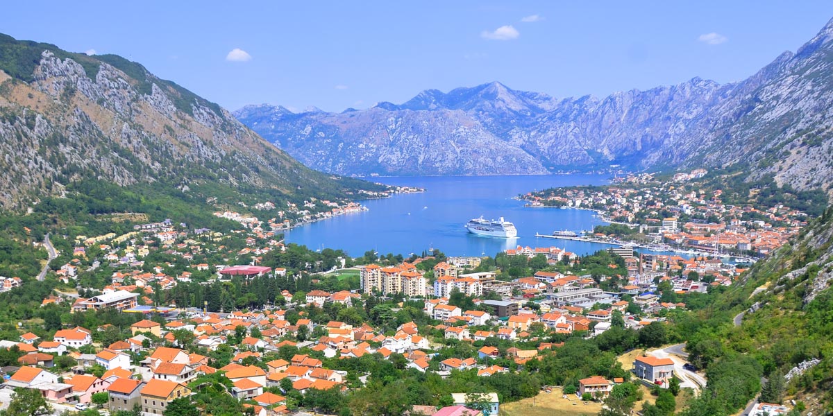 Informationen zu Sehenswürdigkeiten für Ihren Urlaub in Montenegro mit Reisetipps, Bildern, Reiseführern, Klima, Wetter und Einreisebestimmungen