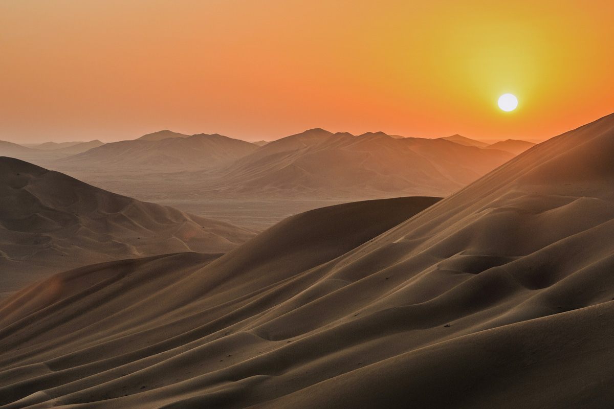Spektakuläre Sonnenuntergänge und ein atemberaubender Sternenhimmel sind die Top-Sehenswürdigkeiten der Rub al-Khali im südlichen Oman