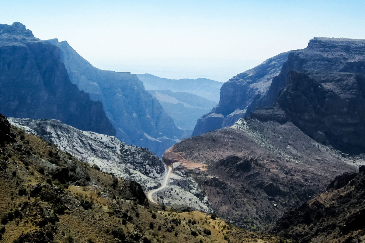 Fantastischer Ausblick vom Saiq-Plateau in eine der spektakulärsten Landschaften des Oman