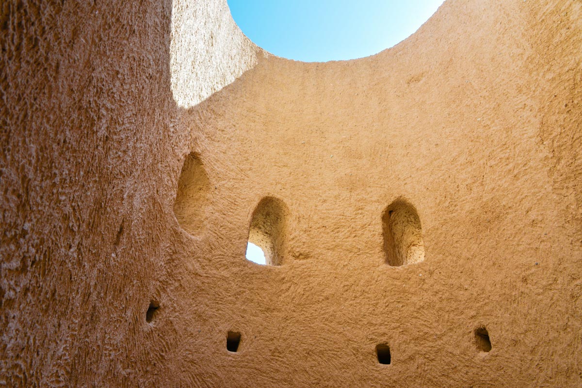 Die gesamte Stadt Bahla mit der gewaltigen Festung Hisn Tamah wurde einst durch 132 Wehrtürme verteidigt, Oman