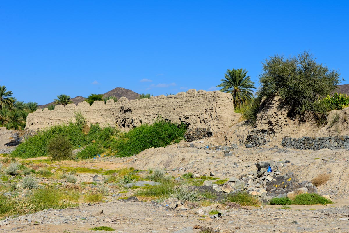 Angeblich wurde der Bau der Stadtmauer von Bahla, Oman, vor rund 6 Jahrhunderten von einer Frau geplant und geleitet