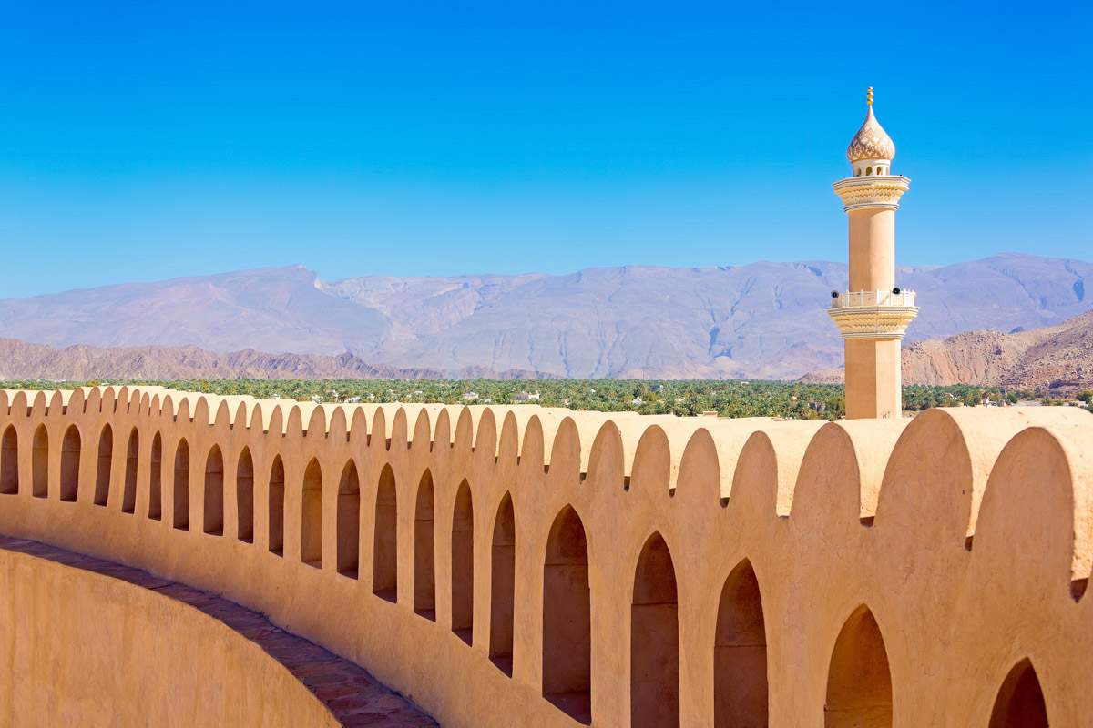 Auf der Mauer, die das Fort von Nizwa umgibt, patrouillierten einst 120 Wächter, Oman
