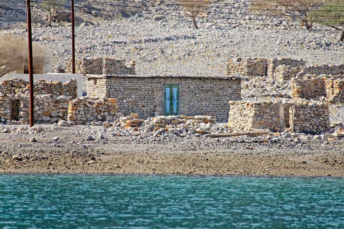 Die steinernen Vorratshäuschen auf der omanischen Halbinsel Musandam heißen „Bait al Qafl“ und waren durch ein ausgeklügeltes Schloss vor Diebstahl sicher