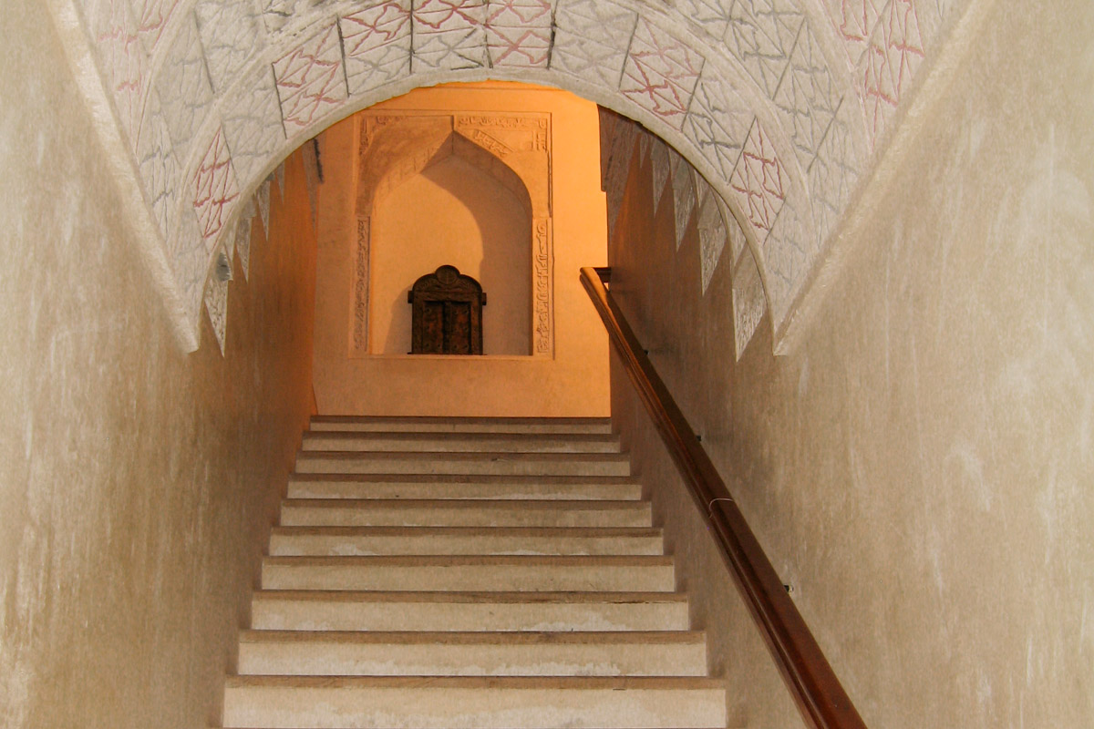Stiegenaufgang im Schloss Jabrin, Oman