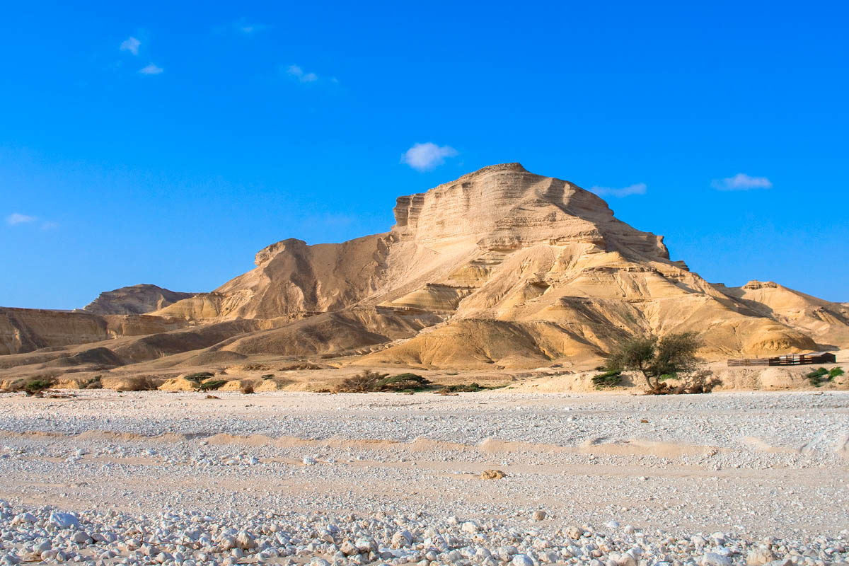 Das Wadi Shuwaymiyah im Süden der Zentralwüste Jiddat al-Harasis lockt mit fantastischer Landschaft und absoluter Ruhe, Oman