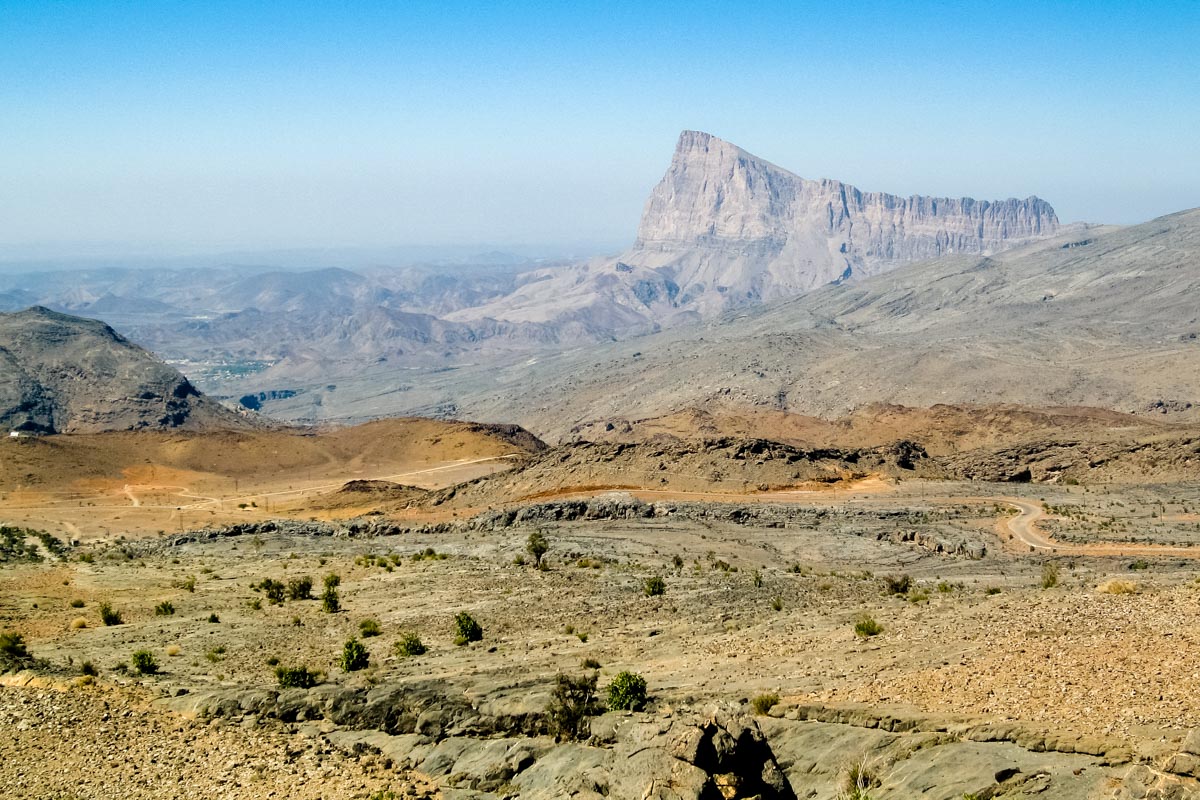 Bei der Fahrt von Nizwa zum Jebel Shams über Al Hamra und Al Minthar hat man immer wieder fantastische Ausblicke, Oman